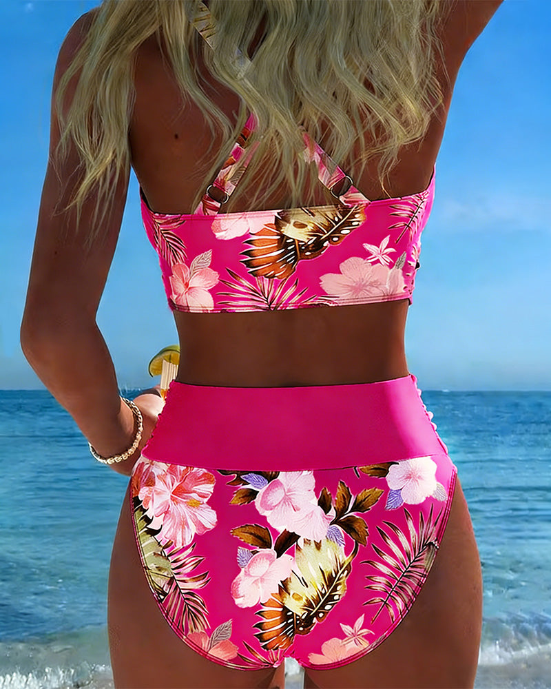 Marie – Bikiny s kontrastním květinovým vzorem a výřezem