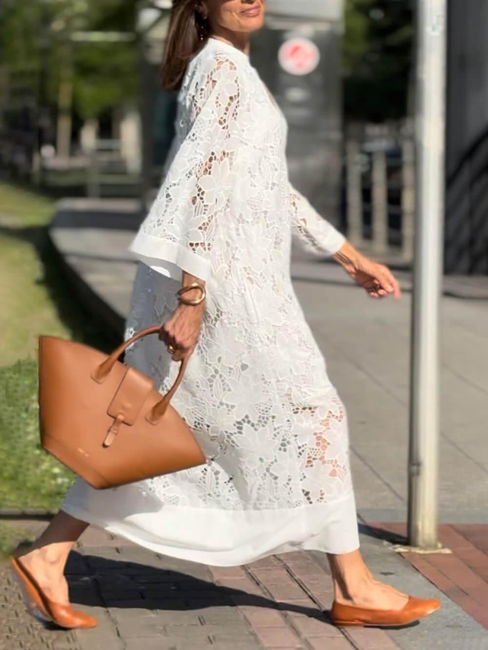 Magdalena – Midi šaty s výstřihem do V a květy – plážový glamour