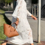 Magdalena – Midi šaty s výstřihem do V a květy – plážový glamour