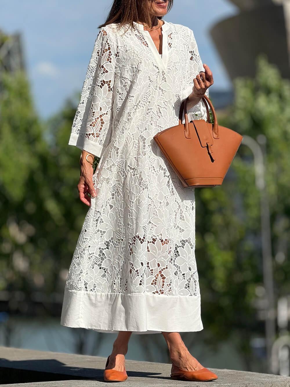 Magdalena – Midi šaty s výstřihem do V a květy – plážový glamour