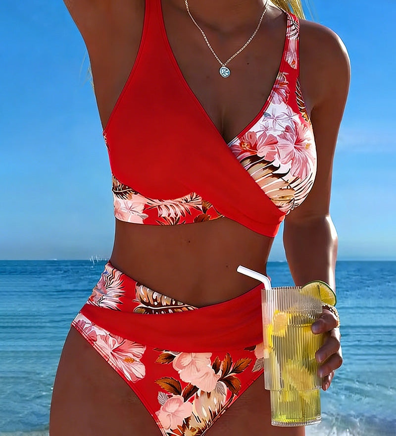 Marie – Bikiny s kontrastním květinovým vzorem a výřezem, barva: červená