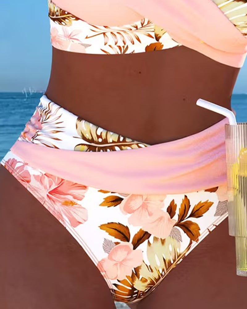 Marie – Bikiny s kontrastním květinovým vzorem a výřezem