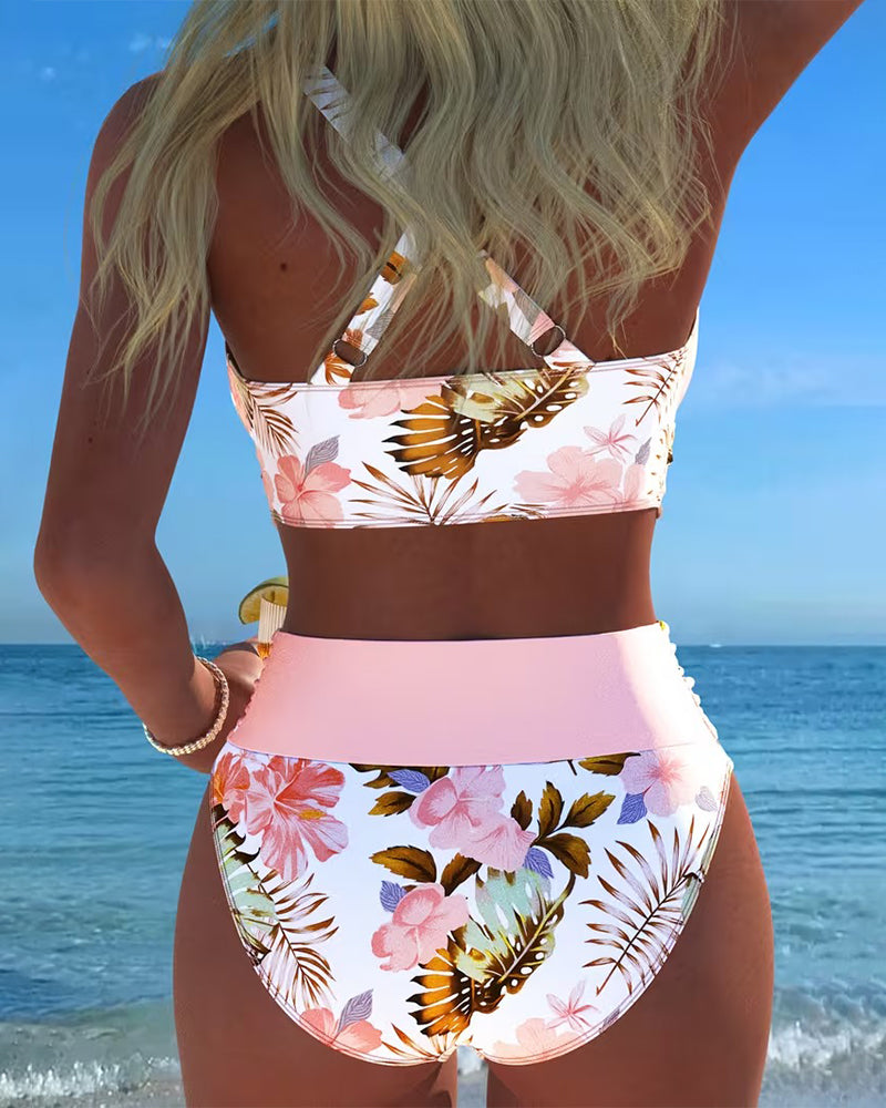 Marie – Bikiny s kontrastním květinovým vzorem a výřezem