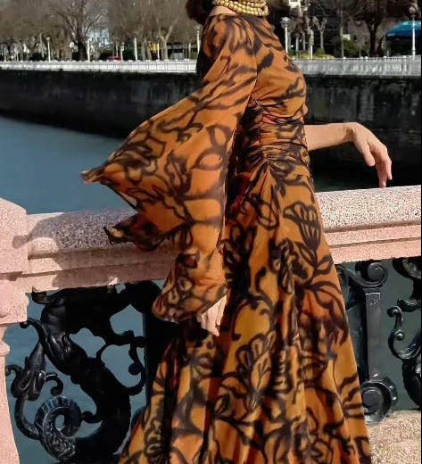 Petra – Hnědé dlouhé plážové šaty s potiskem Glamour